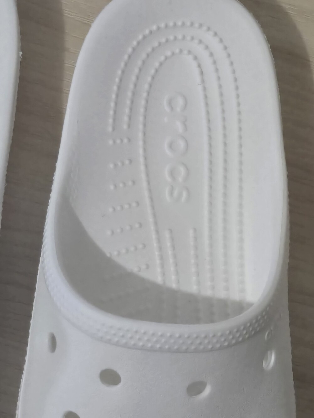CROCS Classic White Slide Sandals - Picture 2 of 5